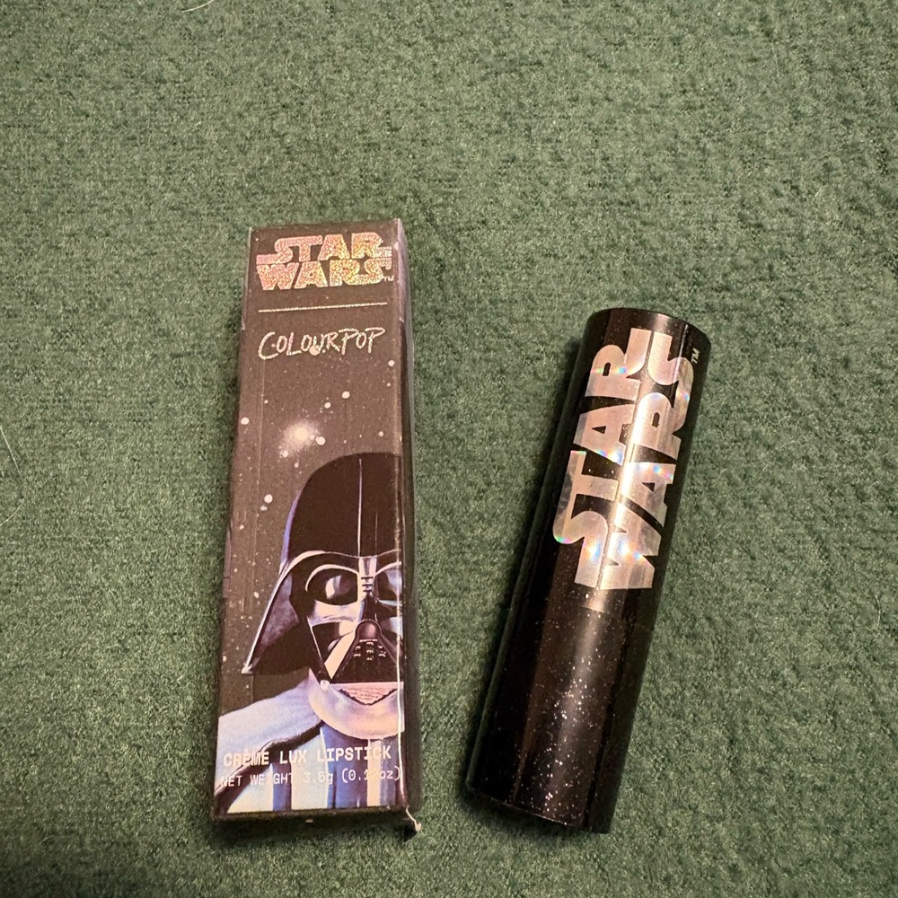 Surrender ColourPop Star Wars
Crème Lux Lipstick
